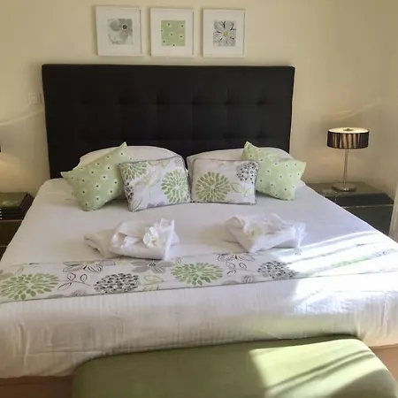 Rosmaninho-hosted By Sweetstay *